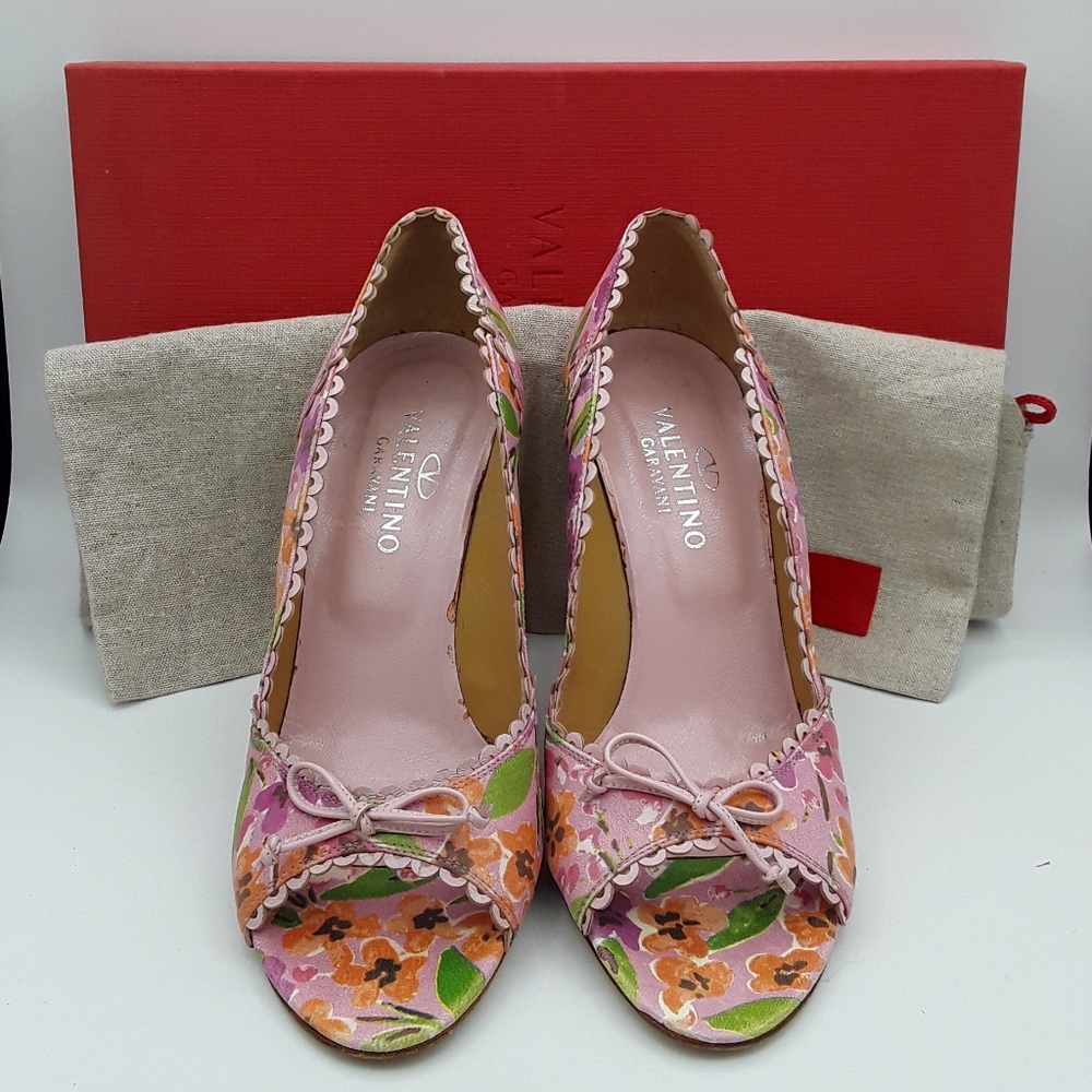 Valentino Garavani open toed pump